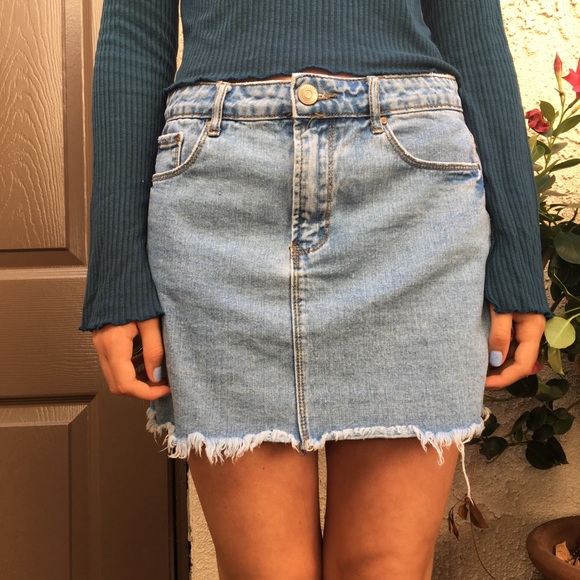 Light blue denim skirt - Picture 3 of 7